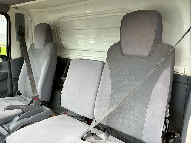 左サイド扉日本フルハーフ6速MT2t6t小型ドライバン箱車|中古トラックの販売・買取・査定のアイナビ