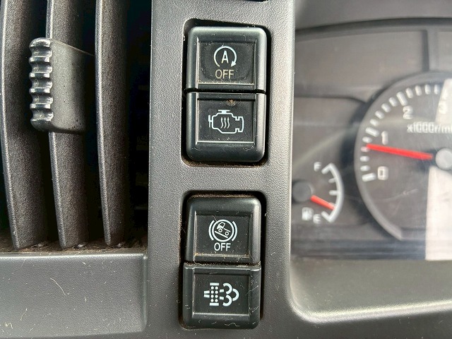 左サイド扉日本フルハーフ6速MT2t6t小型ドライバン箱車|中古トラックの販売・買取・査定のアイナビ