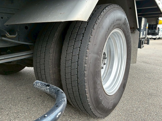 左サイド扉日本フルハーフ6速MT2t6t小型ドライバン箱車|中古トラックの販売・買取・査定のアイナビ