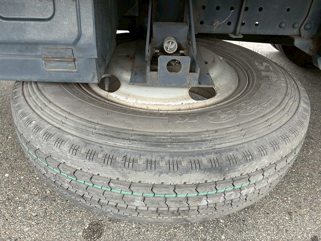 左サイド扉日本フルハーフ6速MT2t6t小型ドライバン箱車|中古トラックの販売・買取・査定のアイナビ