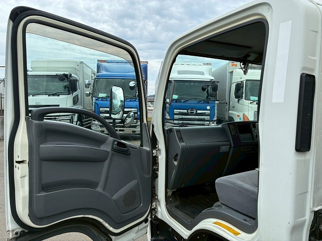 左サイド扉日本フルハーフ6速MT2t6t小型ドライバン箱車|中古トラックの販売・買取・査定のアイナビ