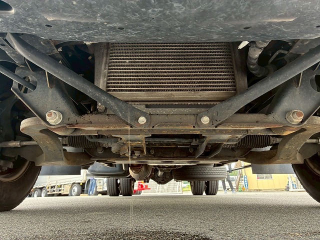 左サイド扉日本フルハーフ6速MT2t6t小型ドライバン箱車|中古トラックの販売・買取・査定のアイナビ