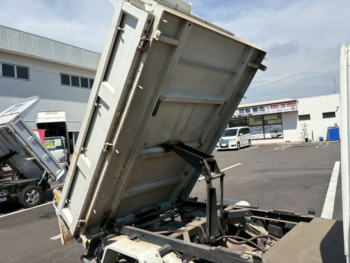 4WD多目的ダンプPTO土砂禁パワステエアコン|中古トラックの販売・買取・査定のアイナビ