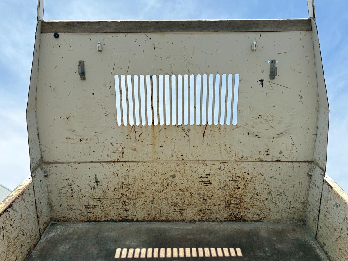 4WD多目的ダンプPTO土砂禁パワステエアコン|中古トラックの販売・買取・査定のアイナビ