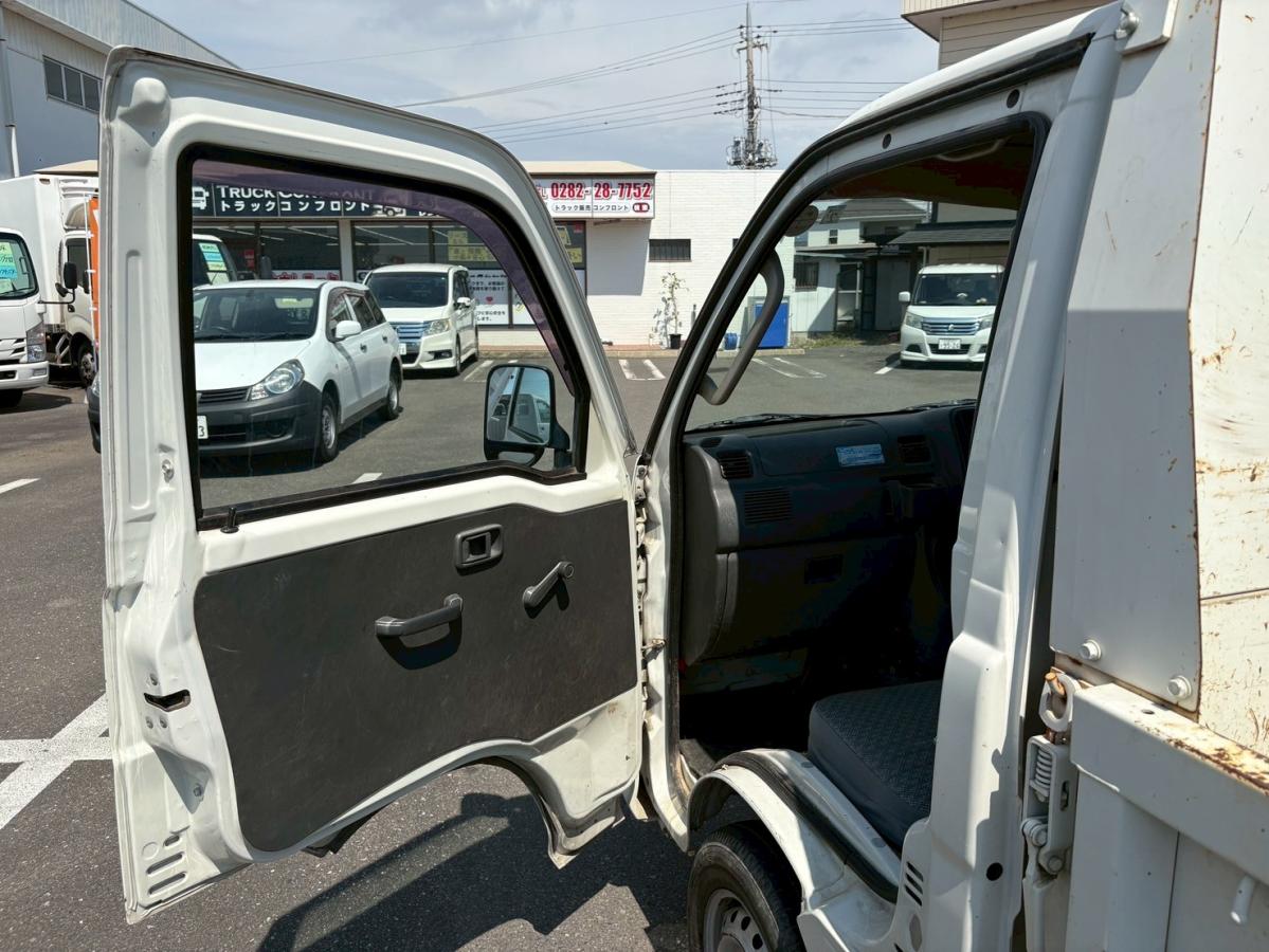 4WD多目的ダンプPTO土砂禁パワステエアコン|中古トラックの販売・買取・査定のアイナビ