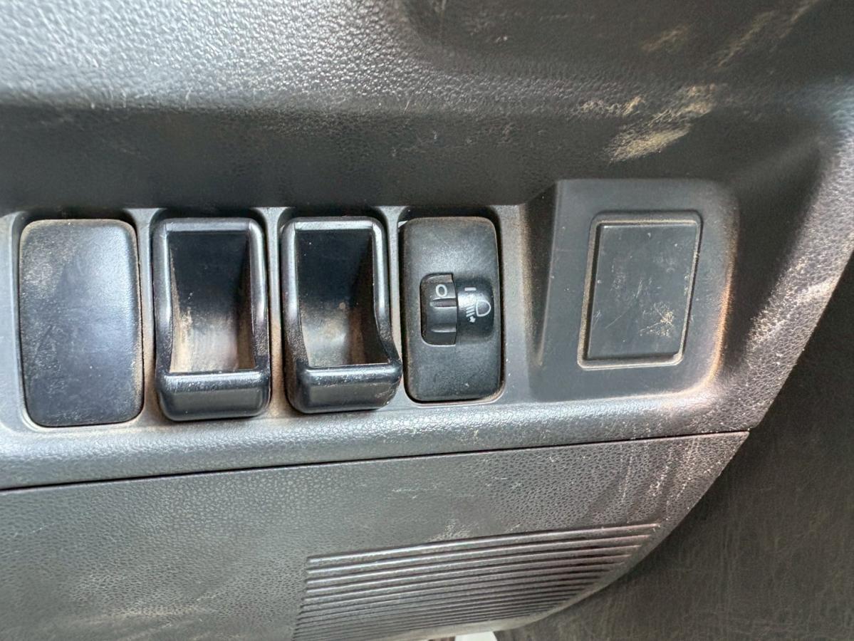 4WD多目的ダンプPTO土砂禁パワステエアコン|中古トラックの販売・買取・査定のアイナビ