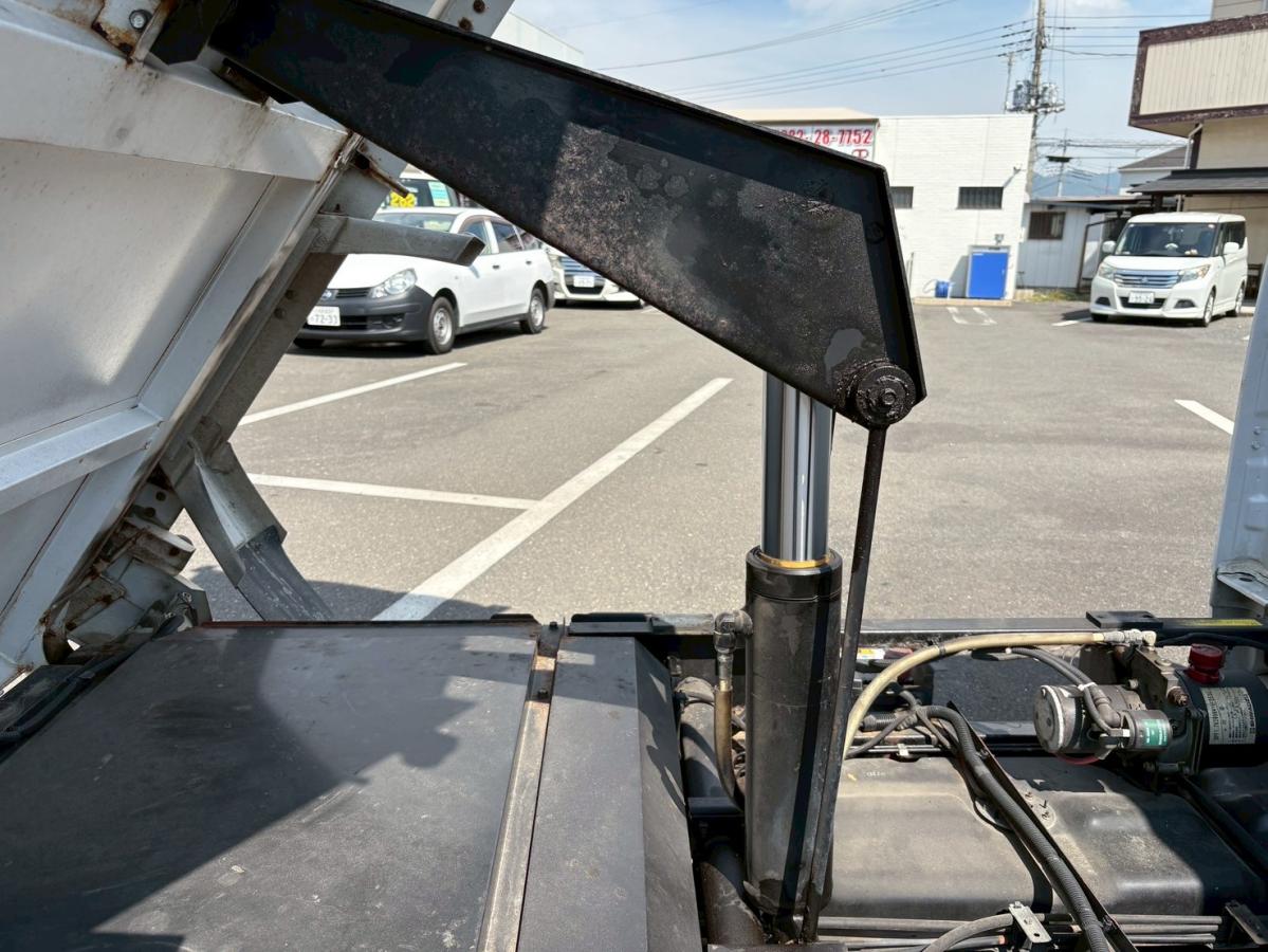 4WDダンプ電動式350kg積載エアコン|中古トラックの販売・買取・査定のアイナビ