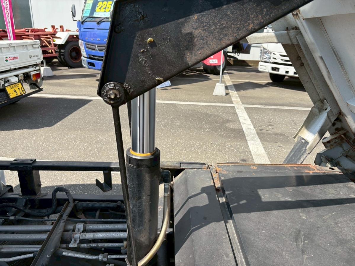 4WDダンプ電動式350kg積載エアコン|中古トラックの販売・買取・査定のアイナビ