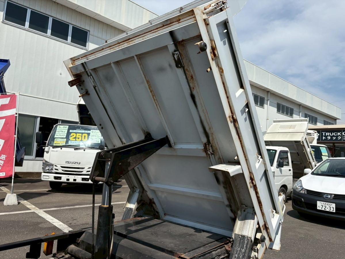 4WDダンプ電動式350kg積載エアコン|中古トラックの販売・買取・査定のアイナビ