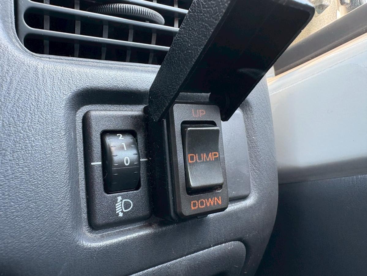 4WDダンプ電動式350kg積載エアコン|中古トラックの販売・買取・査定のアイナビ