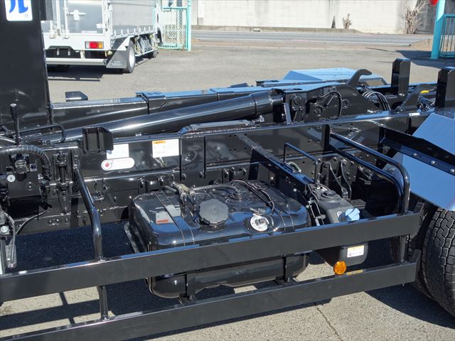 クレーン付アームロール|中古トラックの販売・買取・査定のアイナビ