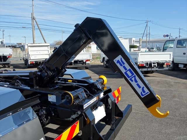 クレーン付アームロール|中古トラックの販売・買取・査定のアイナビ