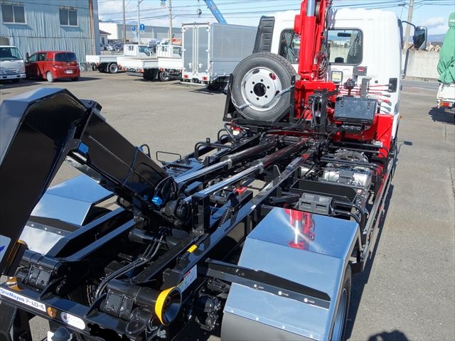 クレーン付アームロール|中古トラックの販売・買取・査定のアイナビ