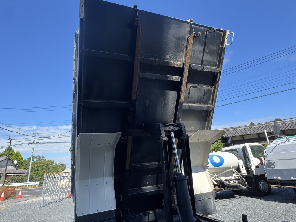 強化ダンプ 新明和|中古トラックの販売・買取・査定のアイナビ