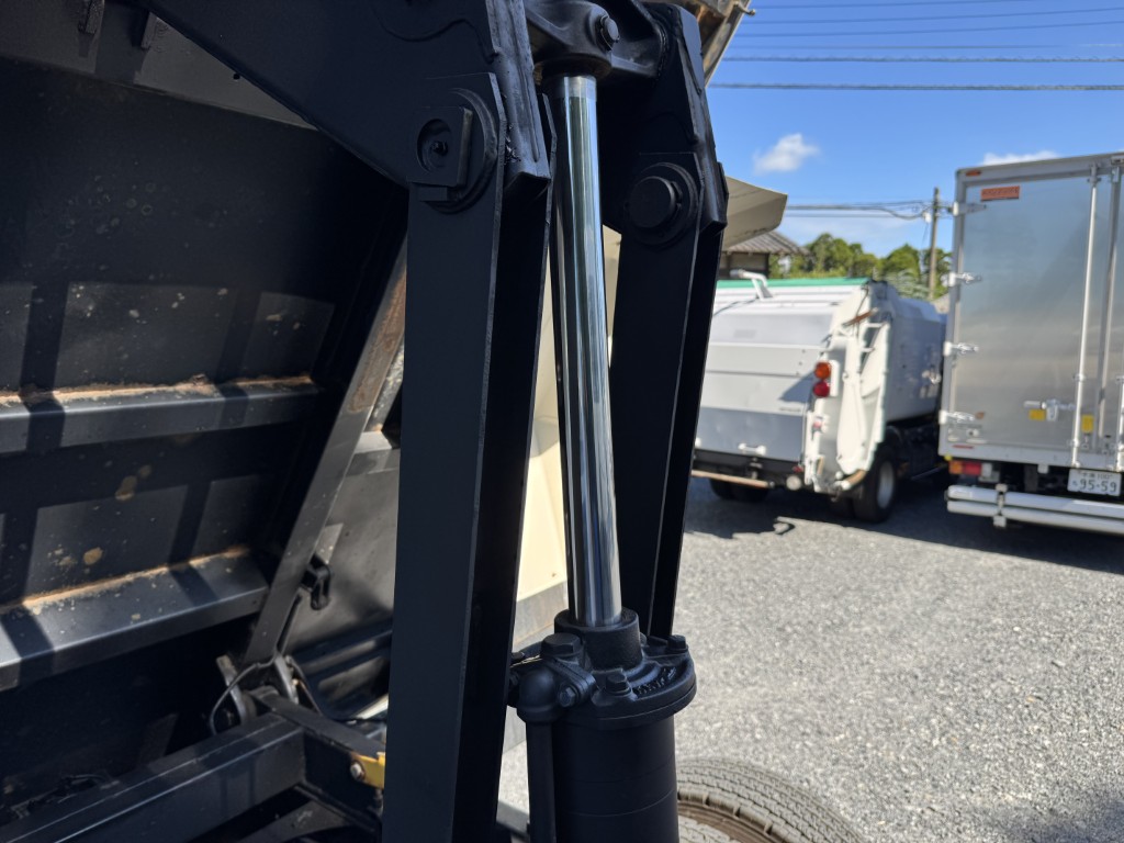 強化ダンプ 新明和|中古トラックの販売・買取・査定のアイナビ