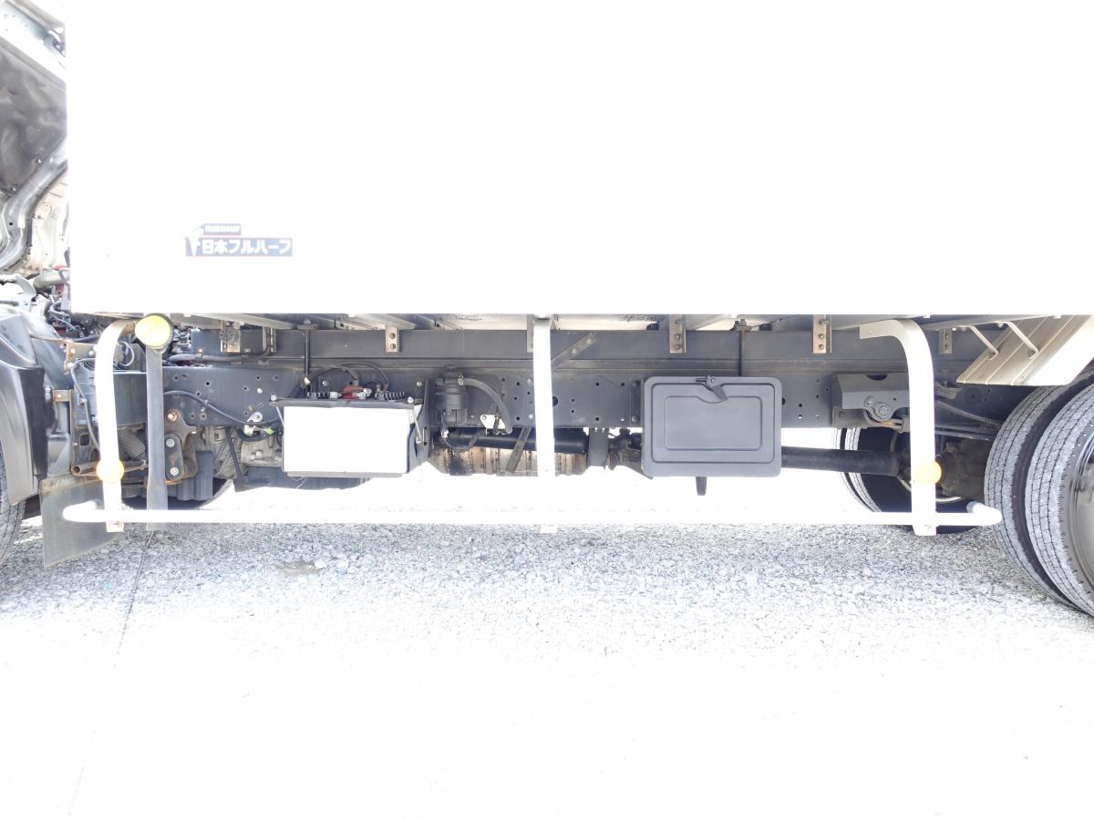 ワイドロング積載2t総重量5675kgパネルバン|中古トラックの販売・買取・査定のアイナビ