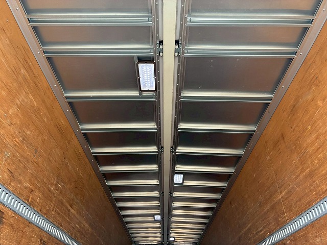 8×44軸低床2デフ後輪エアサス日本トレクスエスコット|中古トラックの販売・買取・査定のアイナビ