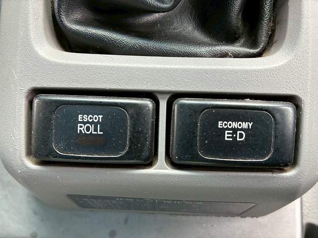 8×44軸低床2デフ後輪エアサス日本トレクスエスコット|中古トラックの販売・買取・査定のアイナビ