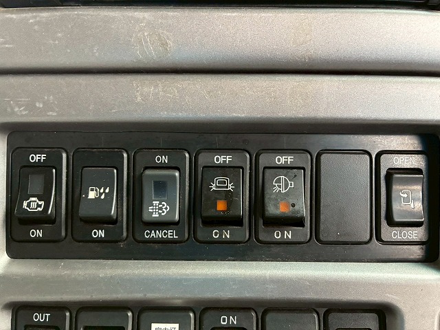 8×44軸低床2デフ後輪エアサス日本トレクスエスコット|中古トラックの販売・買取・査定のアイナビ