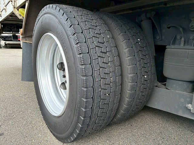 8×44軸低床2デフ後輪エアサス日本トレクスエスコット|中古トラックの販売・買取・査定のアイナビ