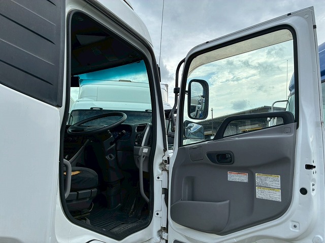 8×44軸低床2デフ後輪エアサス日本トレクスエスコット|中古トラックの販売・買取・査定のアイナビ