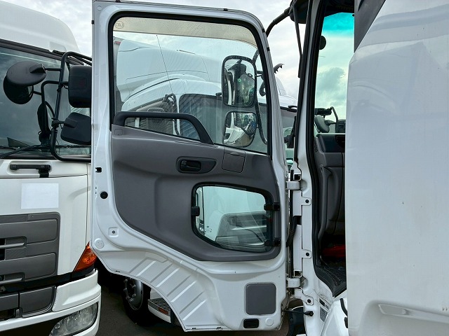 8×44軸低床2デフ後輪エアサス日本トレクスエスコット|中古トラックの販売・買取・査定のアイナビ