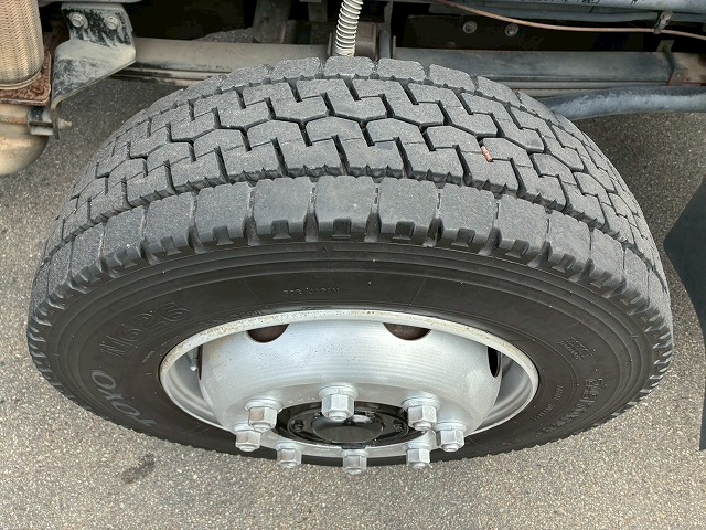 8×44軸低床2デフ後輪エアサス日本トレクスエスコット|中古トラックの販売・買取・査定のアイナビ