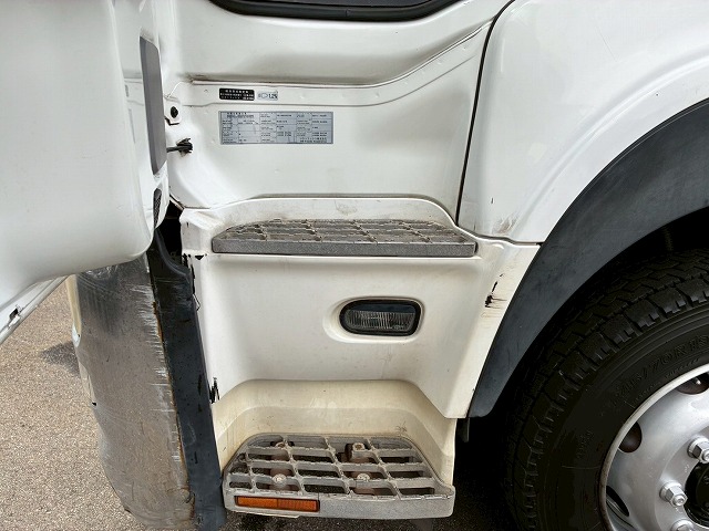 8×44軸低床2デフ後輪エアサス日本トレクスエスコット|中古トラックの販売・買取・査定のアイナビ