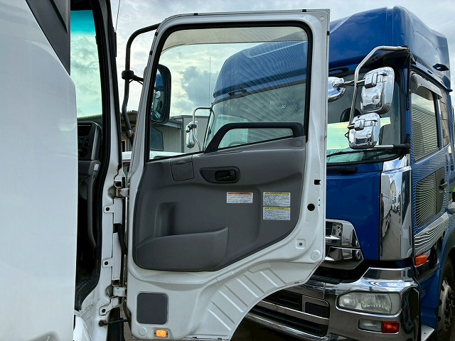 8×44軸低床2デフ後輪エアサス日本トレクスエスコット|中古トラックの販売・買取・査定のアイナビ