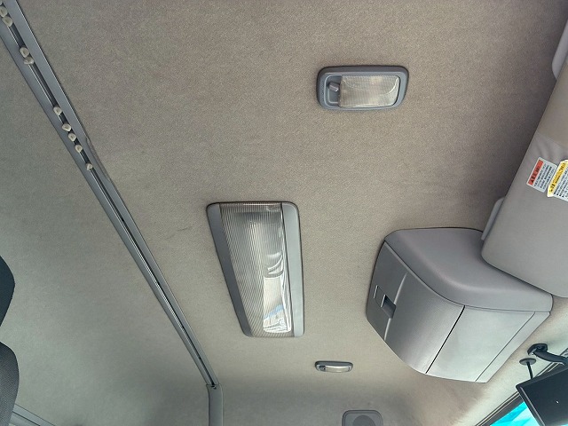 8×44軸低床2デフ後輪エアサス日本トレクスエスコット|中古トラックの販売・買取・査定のアイナビ