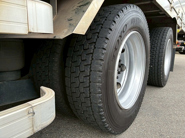 8×44軸低床2デフ後輪エアサス日本トレクスエスコット|中古トラックの販売・買取・査定のアイナビ