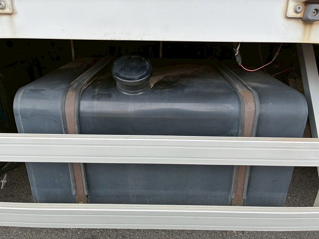 8×44軸低床2デフ後輪エアサス日本トレクスエスコット|中古トラックの販売・買取・査定のアイナビ