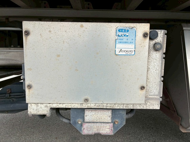 8×44軸低床2デフ後輪エアサス日本トレクスエスコット|中古トラックの販売・買取・査定のアイナビ