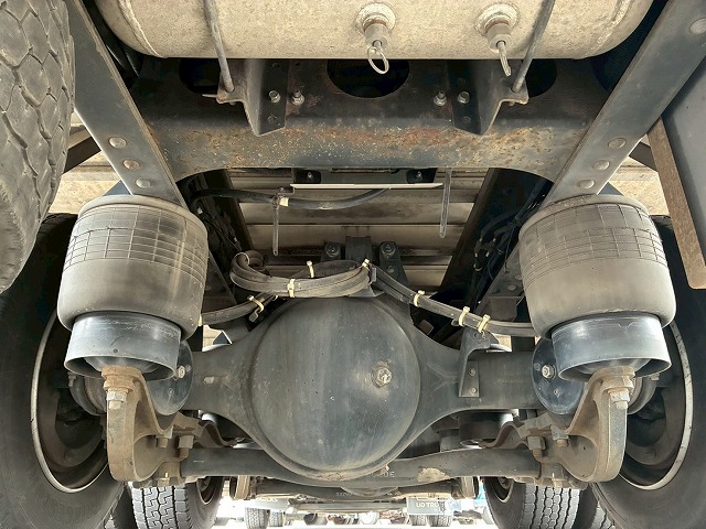 8×44軸低床2デフ後輪エアサス日本トレクスエスコット|中古トラックの販売・買取・査定のアイナビ