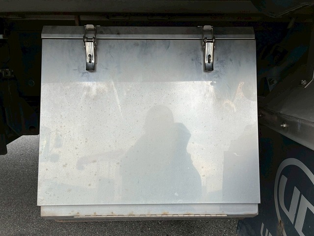 8×44軸低床2デフ後輪エアサス日本トレクスエスコット|中古トラックの販売・買取・査定のアイナビ