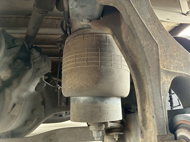 8×44軸低床2デフ後輪エアサス日本トレクスエスコット|中古トラックの販売・買取・査定のアイナビ