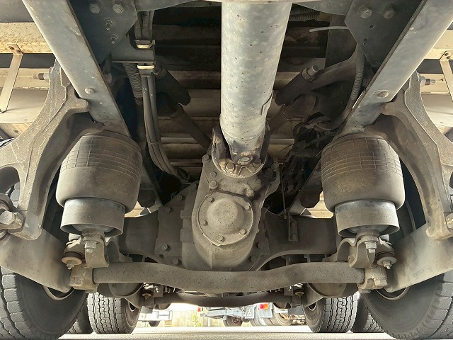 8×44軸低床2デフ後輪エアサス日本トレクスエスコット|中古トラックの販売・買取・査定のアイナビ