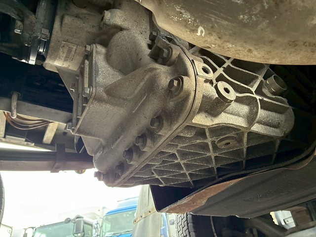 8×44軸低床2デフ後輪エアサス日本トレクスエスコット|中古トラックの販売・買取・査定のアイナビ