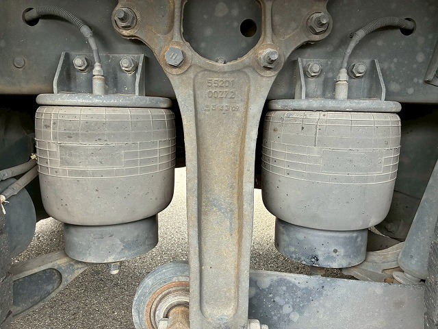 8×44軸低床2デフ後輪エアサス日本トレクスエスコット|中古トラックの販売・買取・査定のアイナビ