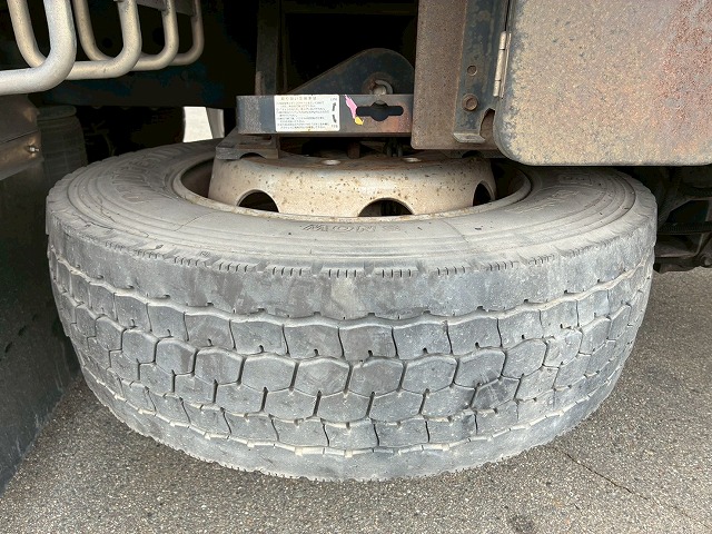 8×44軸低床2デフ後輪エアサス日本トレクスエスコット|中古トラックの販売・買取・査定のアイナビ