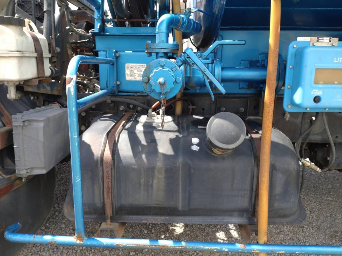 UDトラックスコンドルタンクローリー 3層4KL 消防書類有り|中古トラックの販売・買取・査定のアイナビ