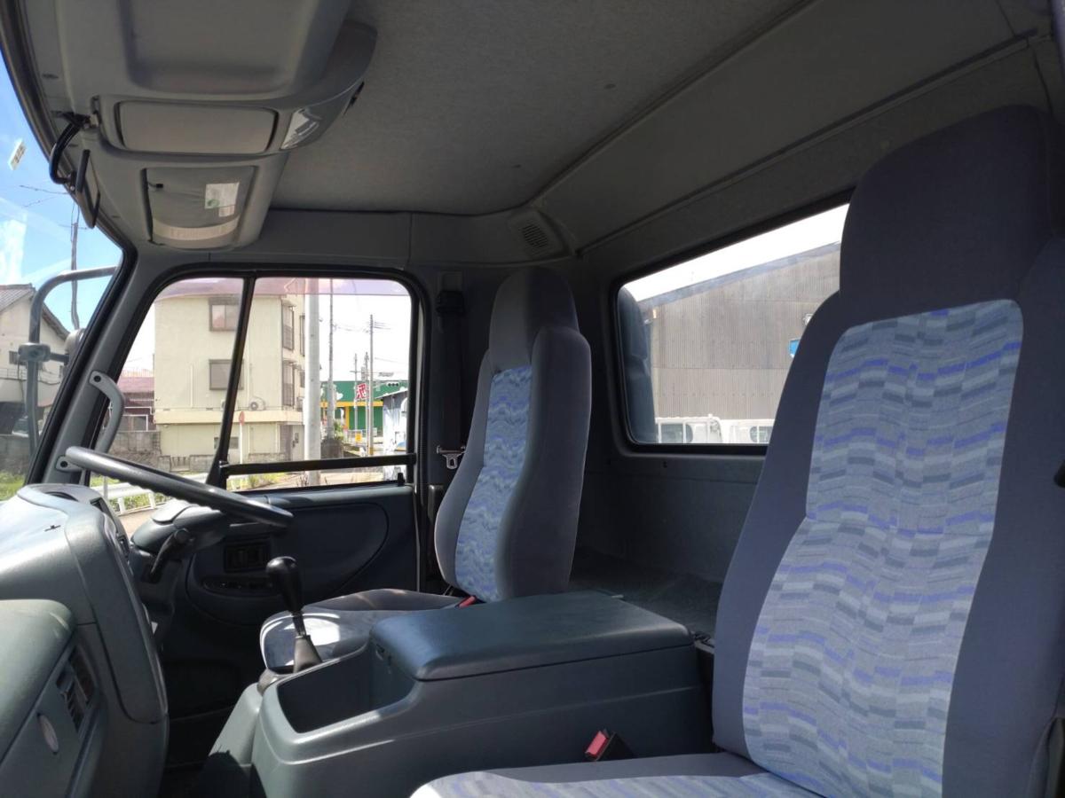 UDトラックスコンドルタンクローリー 3層4KL 消防書類有り|中古トラックの販売・買取・査定のアイナビ