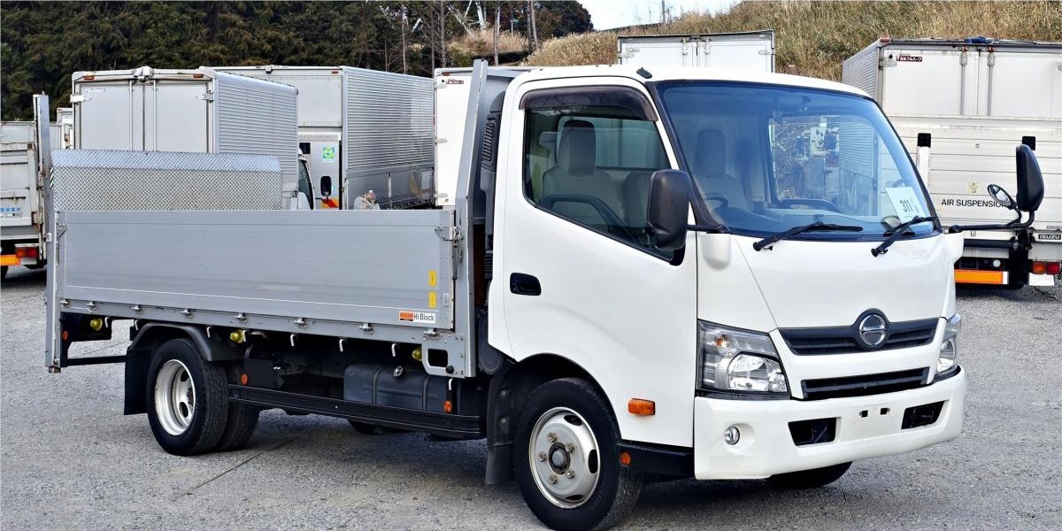 デュトロ ワイドロング垂直パワーゲート600kg積載2t平ボディー|中古トラックの販売・買取・査定のアイナビ