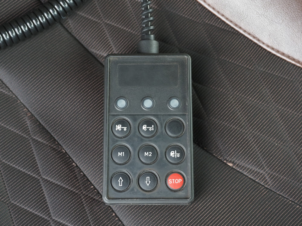 日野 シャーシ プロフィア|中古トラックの販売・買取・査定のアイナビ