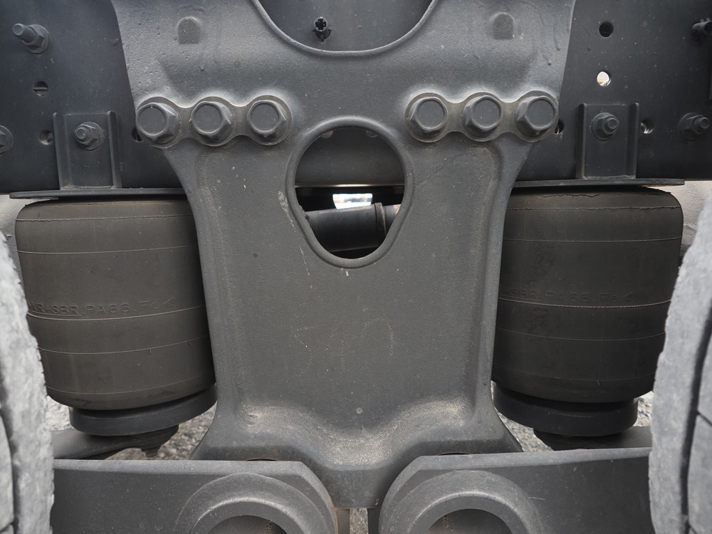 日野 シャーシ プロフィア|中古トラックの販売・買取・査定のアイナビ