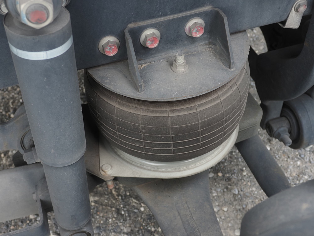 日野 シャーシ プロフィア|中古トラックの販売・買取・査定のアイナビ