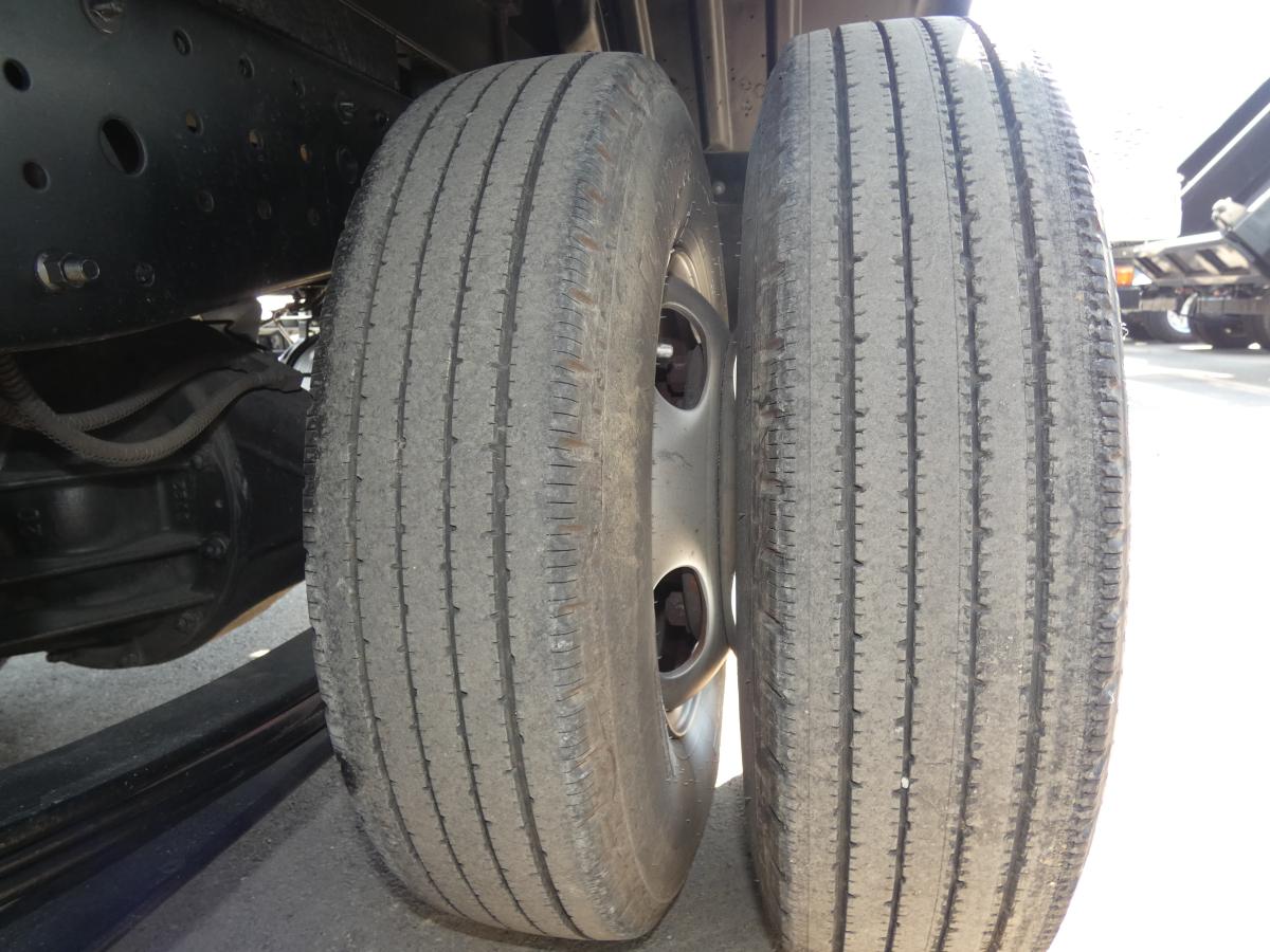 H25 キャンター2トン 平ボディ オートマ ETC250919|中古トラックの販売・買取・査定のアイナビ