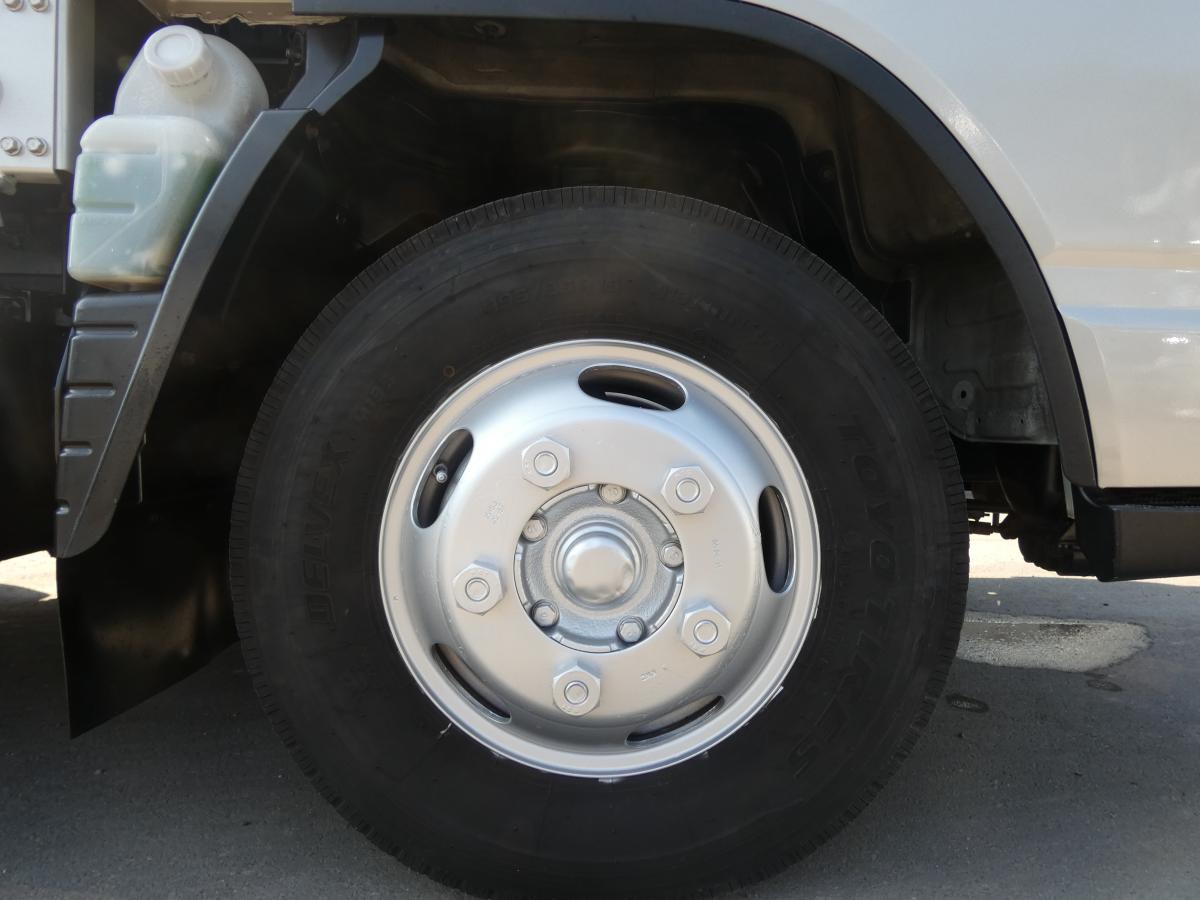 H25 キャンター2トン 平ボディ オートマ ETC250919|中古トラックの販売・買取・査定のアイナビ