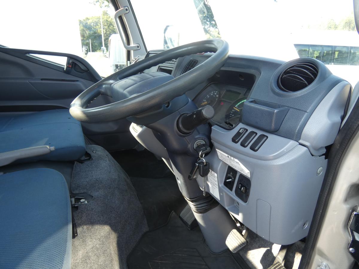 H25 キャンター2トン 平ボディ オートマ ETC250919|中古トラックの販売・買取・査定のアイナビ