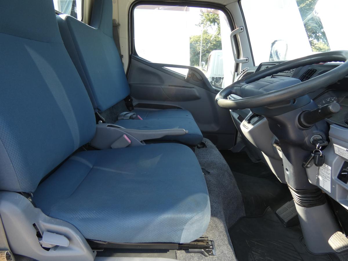 H25 キャンター2トン 平ボディ オートマ ETC250919|中古トラックの販売・買取・査定のアイナビ